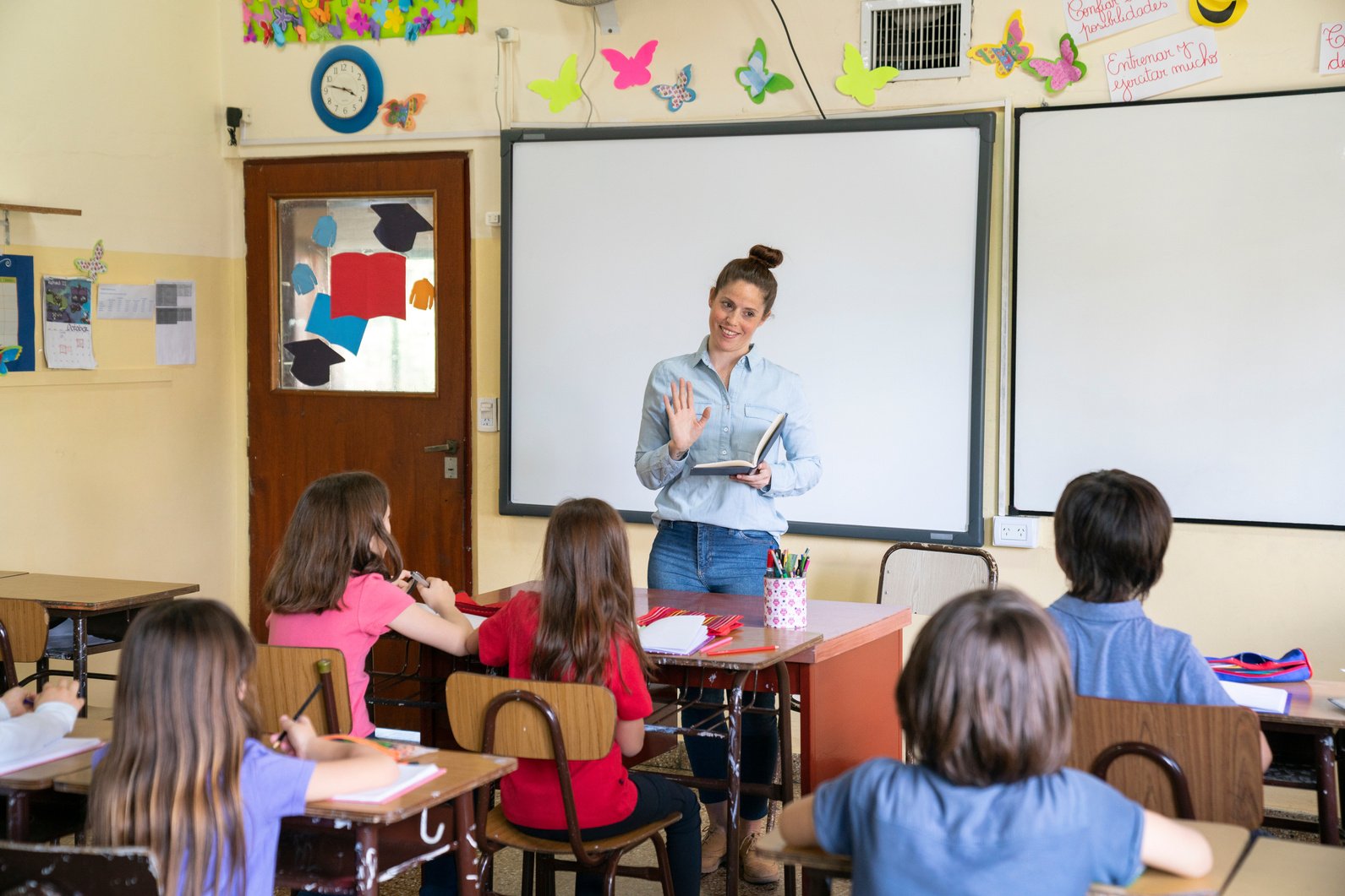 Primary school teacher teaching